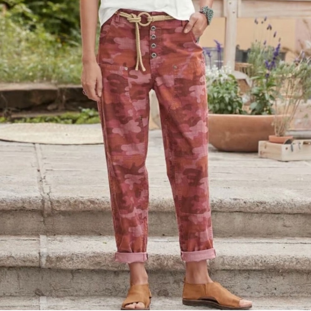 Sundance Ariel Camo Pants in Rose Camo EUC